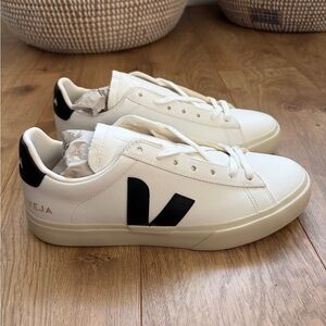 VEJA - Campo Low Top Leather Sneakers (Black / White)
